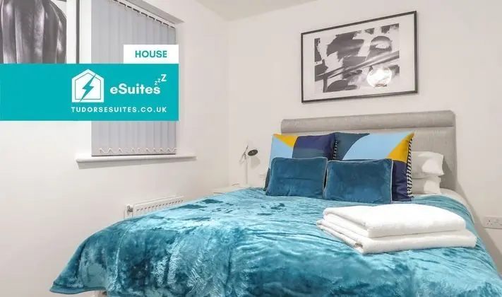 Tudors eSuites Birmingham House Private Garden