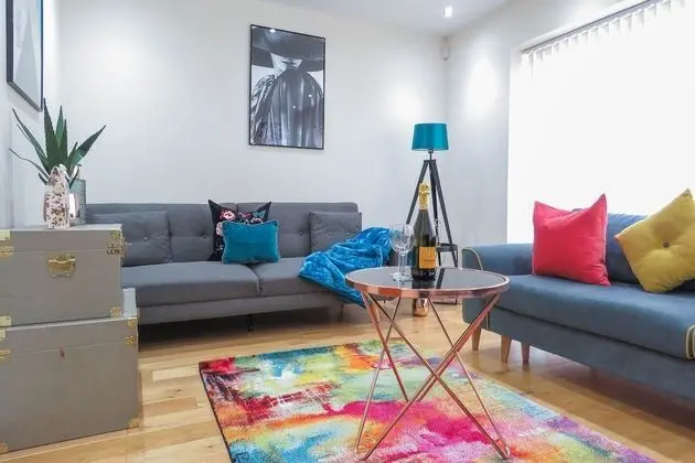 Tudors eSuites Birmingham Townhouse Private Garden Free Parking