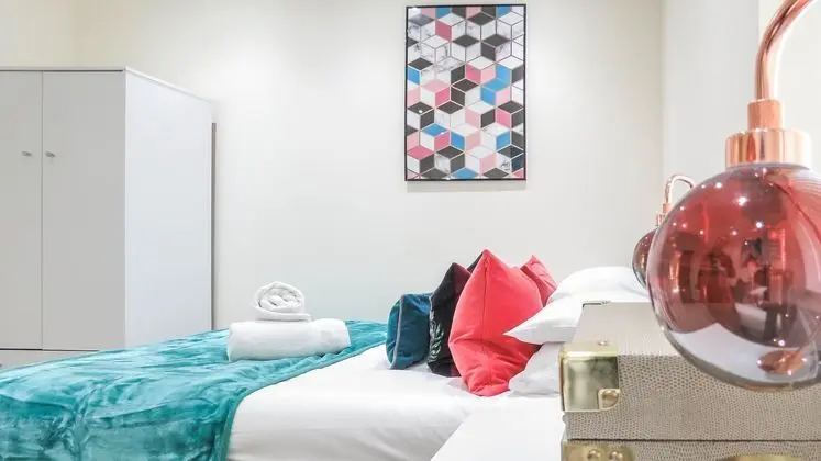 Tudors eSuites Birmingham Townhouse Private Garden Free Parking - Öne Çıkan Resim