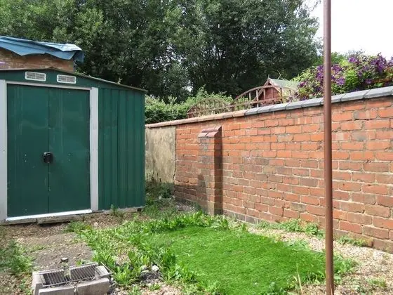 Tudors eSuites Coventry Townhouse Private Garden Free Parking