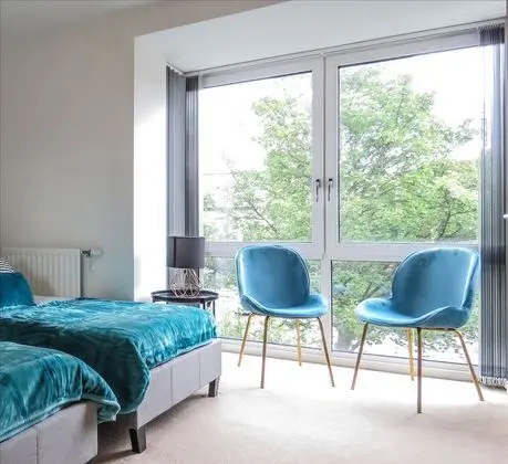 Tudors eSuites Park Central Townhouse Garden and Parking