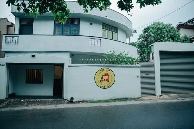 Tuk Tuk Hostels