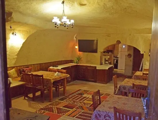 Tulip Cave Suites - Lobi