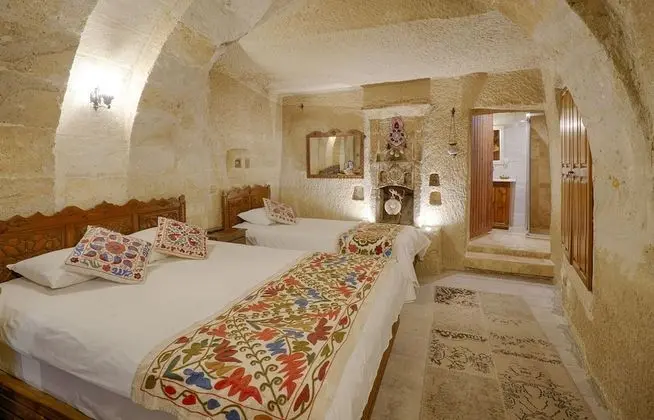 Tulip Cave Suites - Oda