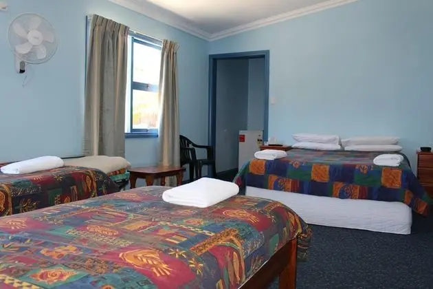 Tullah Lakeside Lodge