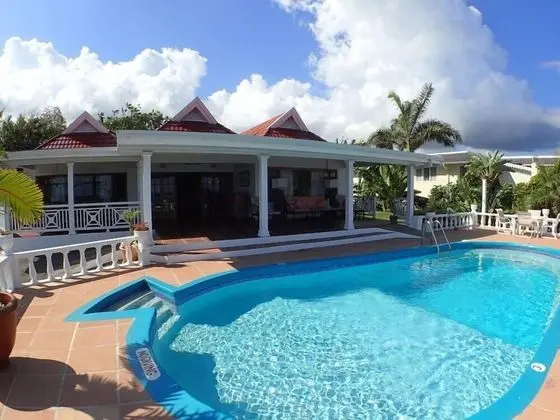 Tumac Villa, 4BR by Jamaican Treasures - Dış Mekan