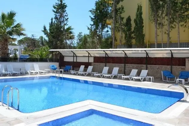 Tunan Motel - Havuz