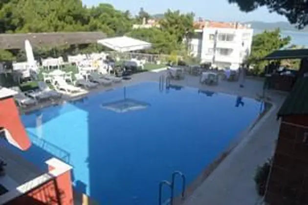 Tunç Otel - Havuz