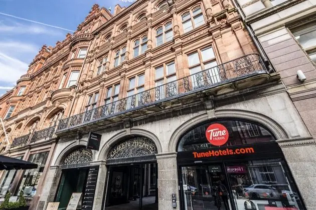 TUNE HOTEL LIVERPOOL