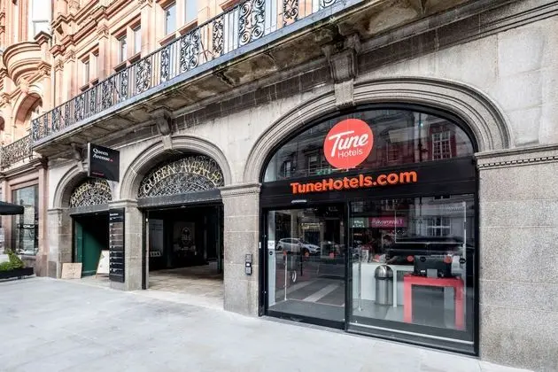 TUNE HOTEL LIVERPOOL