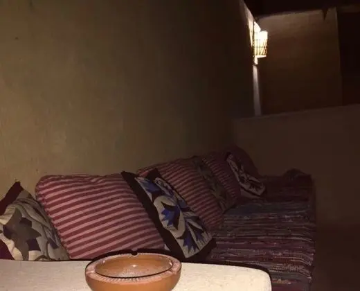 Tunis Tone - Tunis Village Campsite - Lobi