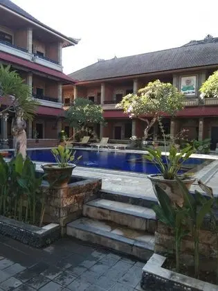 Tunjung Bali Inn