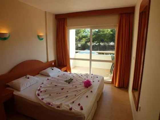 Tuntas Family Suites Kusadasi - Oda