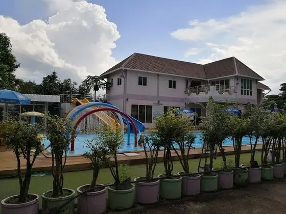 Turfan Hotel and Tigger Park - 1