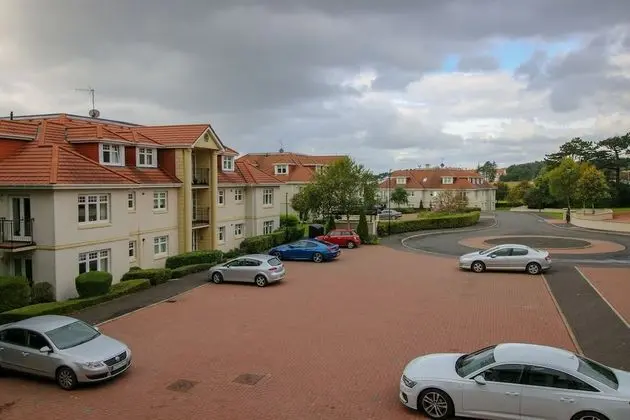 Turnberry Apartments