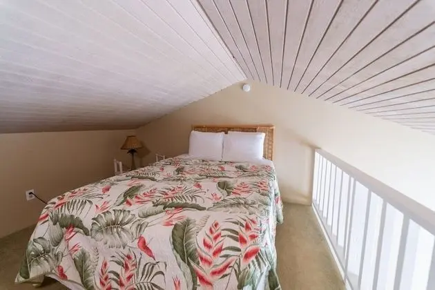Turtle Bay 126 West Budget Nuc 90-tvu-0538 Studio Bedroom Condo by RedAwning - Oda