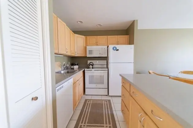 Turtle Bay Guava**ta-009966796801 1 Bedroom Condo by RedAwning - Mutfak