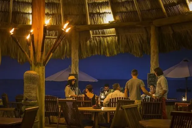 Turtle Inn by Francis Ford Coppola - Plaj