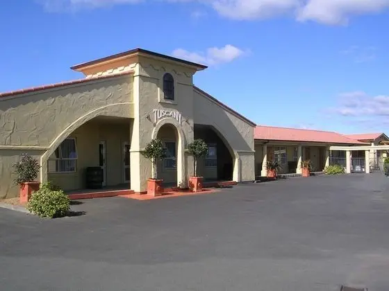 Tuscany On Thames Motel