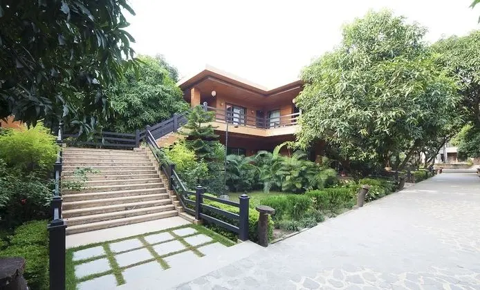 Tuskar’s Resort