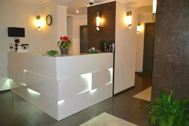 Twin Apart Hotel - Lobi