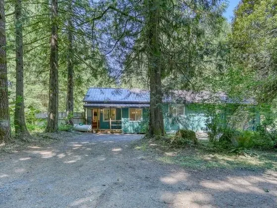 Twin Cedars Getaway
