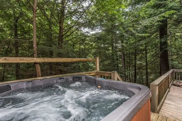 Twin Falls- Stunning Landscape With 10ft Waterfall - Spa