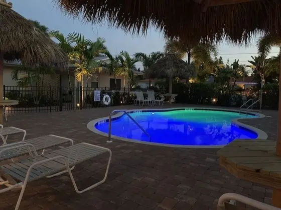 Twin Palms at Siesta - Havuz