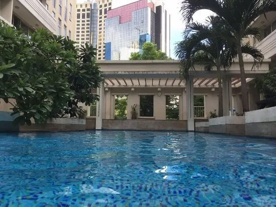 Twin Peaks Sukhumvit Suites - Havuz