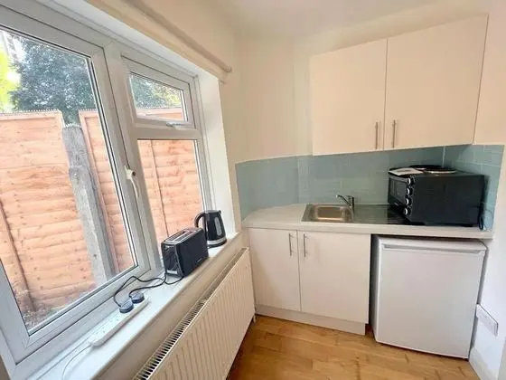 Twin Studio Flat in Sutton - Ground Floor - Mutfak