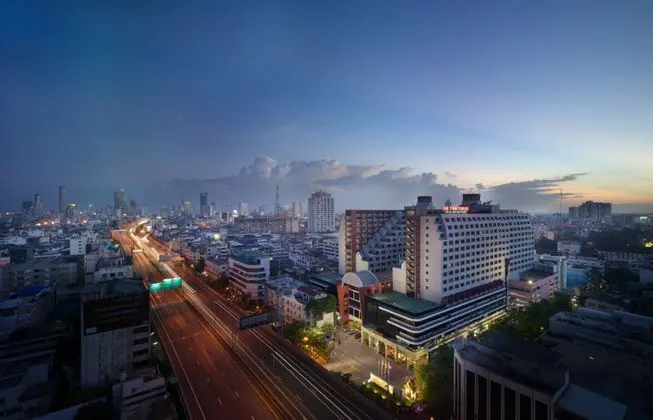 Twin Towers Hotel