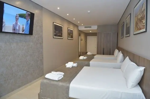 Twin Towers Hotel - Havuz