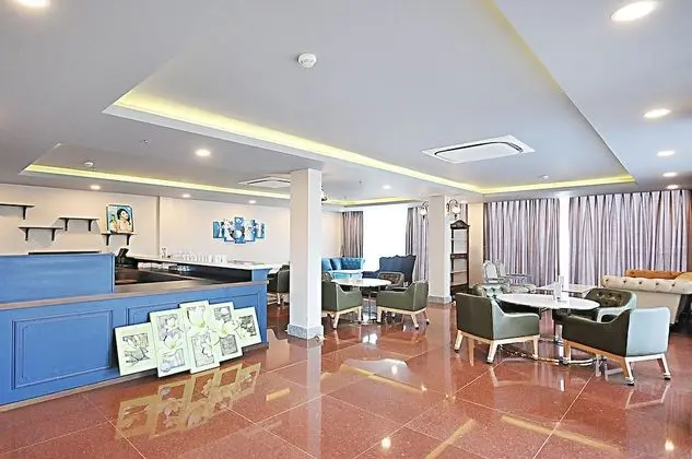 Twins Hotel - Lobi