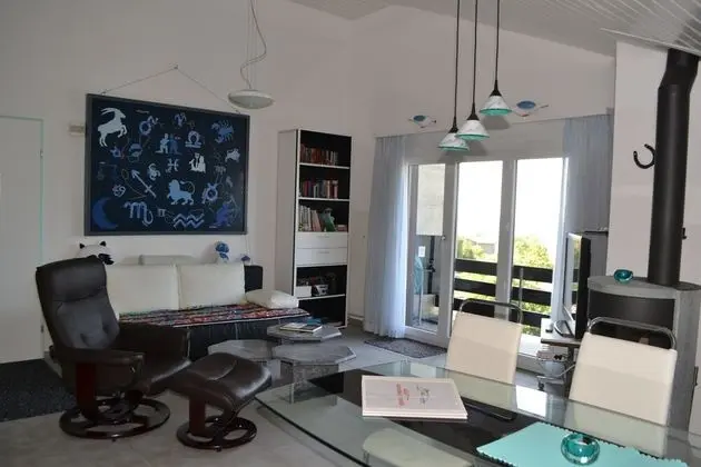 Two-bedroom Apartment for 4-5 Guests With Lake and Mountain Views - Öne Çıkan Resim