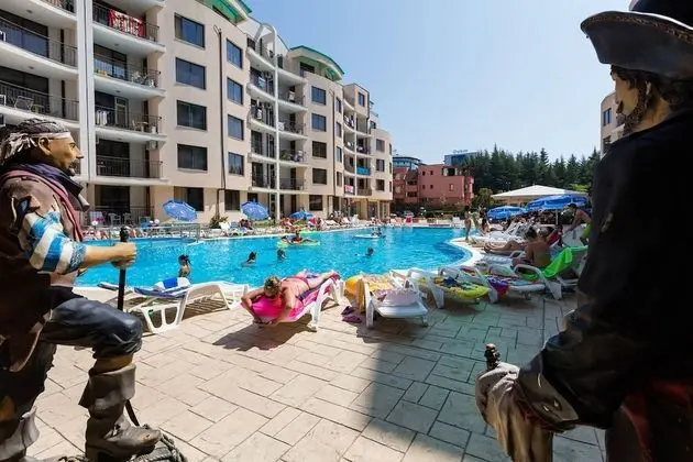 Two Bedroom Apartment with Kitchen & Balcony - Dış Mekan