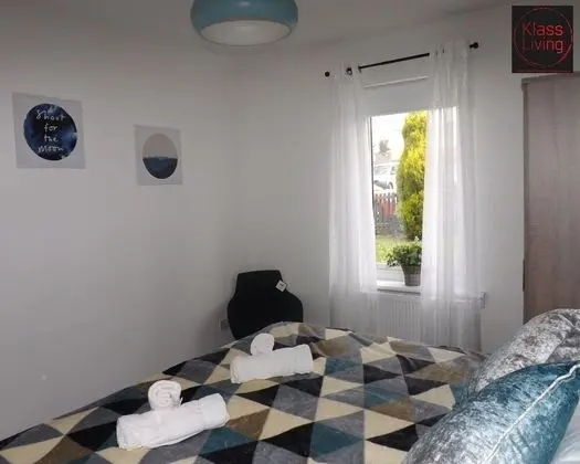 Two Bedroom Apartment by Klass Living Serviced Accommodation Motherwell - Anderson Apartment With WiFi &Parking - Oda