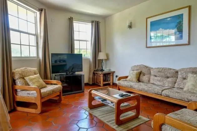 Two Bedroom Apartment With Pool Located in a Quiet Community