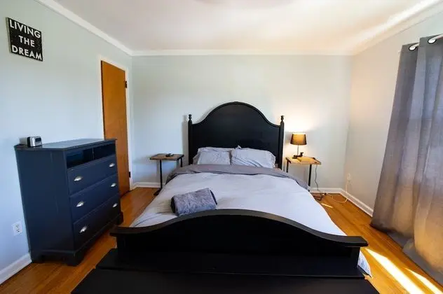 Two Bedroom West Stadium Bungalow - Unit 524 - Oda