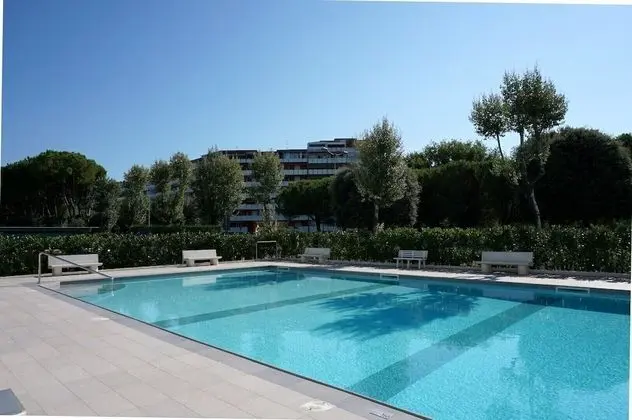 Two-bedrooms Apartment With Pool And Sea View