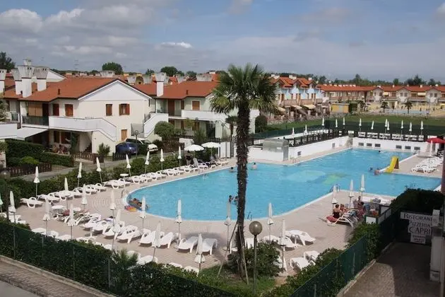 Two Bedrooms Apartment in Residence With Swimming Pool - Great Location