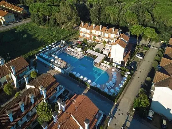 Two Bedrooms Apartment in Residence With Swimming Pool - Great Location - Dış Mekan