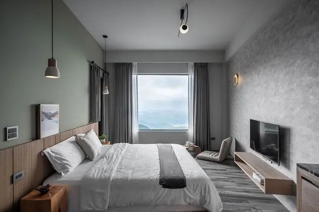 TWO Easy Inn