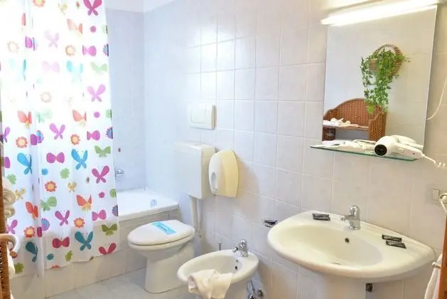 Two-room Apartment for 3 People With Kitchen and Private Bathroom - Banyo Tipleri