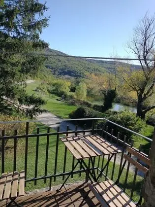 Two-room Apartment in Tuscan Rustic Style