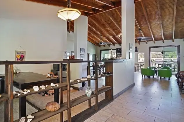Two Sandals – A Boutique Hotel - Lobi