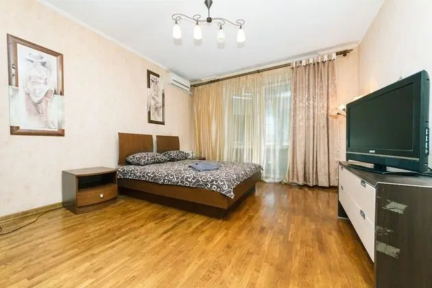 Two-storey apartment near IEC