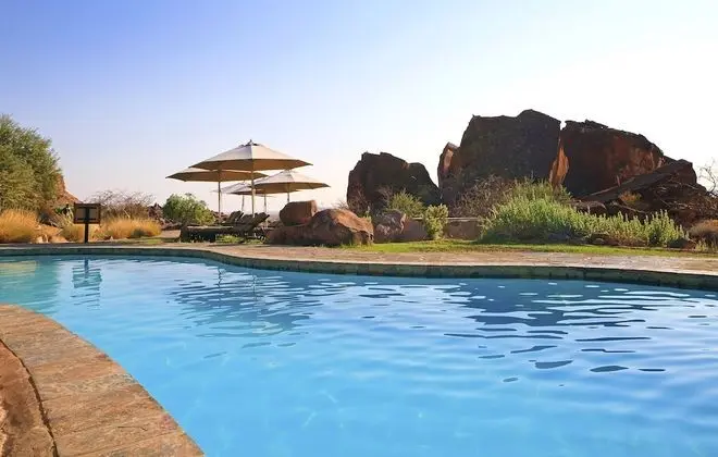Twyfelfontein Country Lodge - Havuz