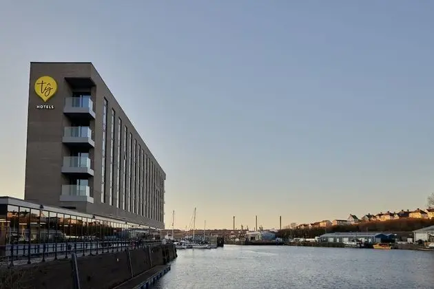 Ty Hotel Milford Waterfront - Dış Mekan