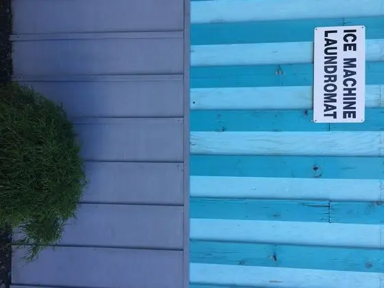 Tyee Village Motel - Dış Mekan