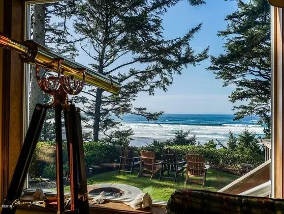 Tyee Lodge Oceanfront B&B - İç Mekan